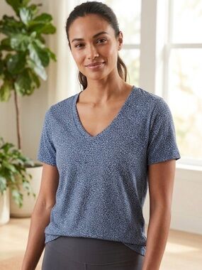 Athleta Blue Micro-Print V-Neck Short Sleeve Top